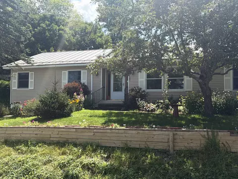 116 Green Meadow Rd, Brattleboro, VT 05301