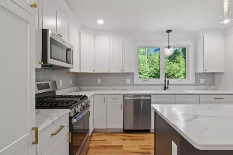 Kitchen - 21 Sanborn Rd, Hampton Falls, NH 03844 photo 3 of 5