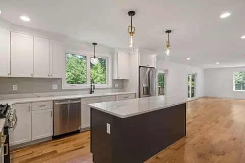 Kitchen - 21 Sanborn Rd, Hampton Falls, NH 03844 photo 4 of 5