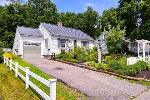 15 Monadnock St, Nashua, NH 03064