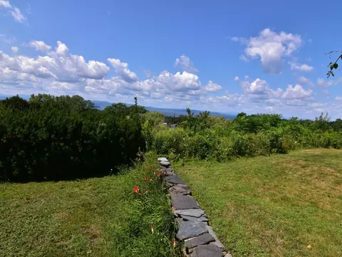 145 Crescent Rd, Burlington, VT 05401