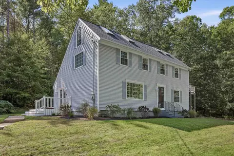 8 Brookhaven Rd, Kingston, NH 03848