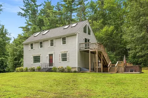 8 Brookhaven Rd, Kingston, NH 03848