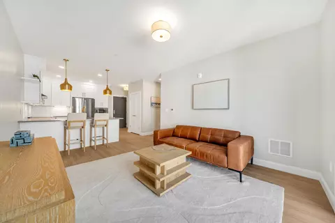 99 Foundry Pl #301, Portsmouth, NH 03801