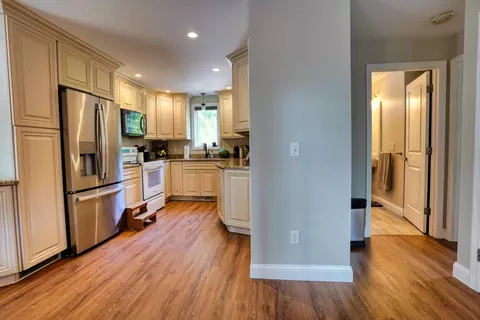 Entry Way - 120 Wheel Wright Rd, Hampstead, NH 03841 photo 1 of 3