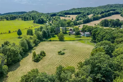679 Rupert Hill Rd, Pawlet, VT 05761