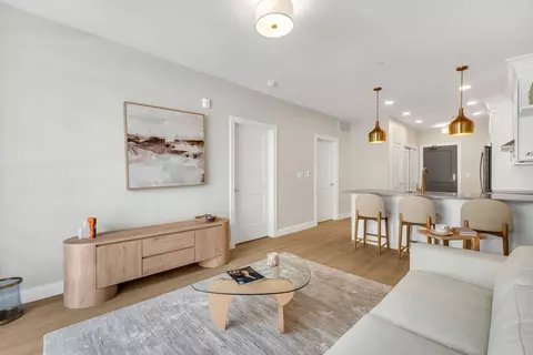99 Foundry Pl #207, Portsmouth, NH 03801