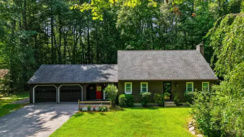22 Old Coach Ln, Amherst, NH 03031