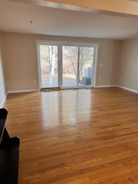 Living - 45 Bridle Path, Dover, NH 03820 photo 2 of 5