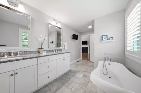 Bath - 37 Sheffield St, Windham, NH 03087 photo 2 of 5