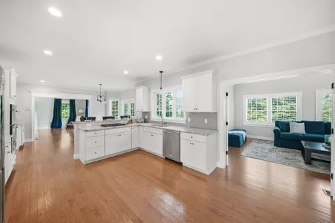 Entry Way - 37 Sheffield St, Windham, NH 03087 photo 5 of 11