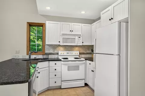 Kitchen - 72 Benson Fuller Rd, Winhall, VT 05340 photo 2 of 2