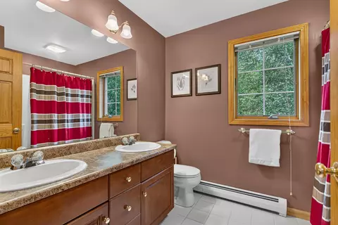 Bath - 72 Benson Fuller Rd, Winhall, VT 05340 photo 3 of 4