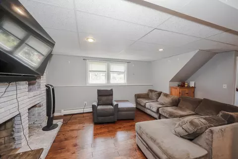 Living - 13 Cole Rd, Derry, NH 03038 photo 2 of 2
