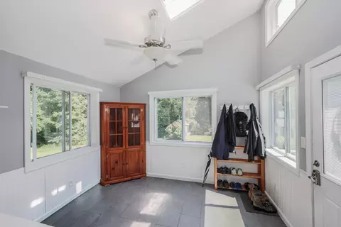 Entry Way - 13 Cole Rd, Derry, NH 03038 photo 2 of 5