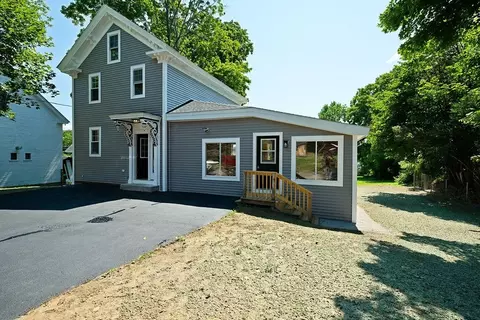 8 Courtland St, Farmington, NH 03835