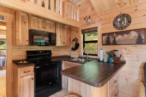 Kitchen - 62 S Bear Swamp Rd, Middlesex, VT 05602 photo 1 of 3
