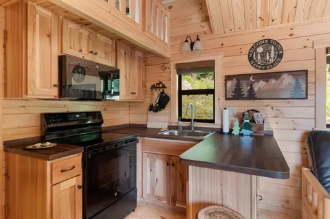 Kitchen - 62 S Bear Swamp Rd, Middlesex, VT 05602 photo 2 of 3