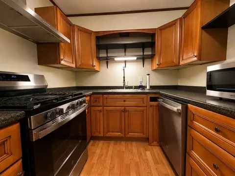 Kitchen - 92 Sunny View Dr, Jericho, VT 05465 photo 2 of 3