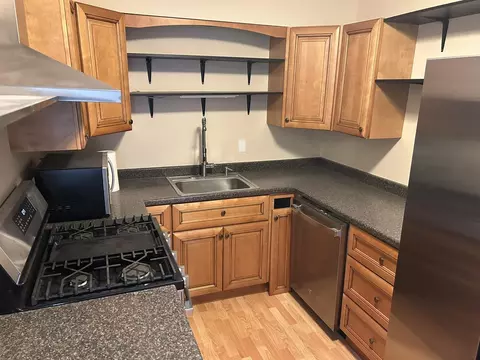 Kitchen - 92 Sunny View Dr, Jericho, VT 05465 photo 2 of 5