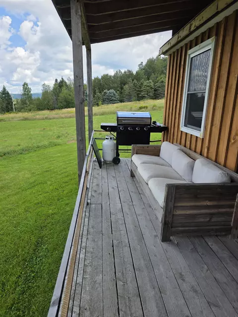 Exterior - 752 Cook Rd, Barton, VT 05822 photo 6 of 8