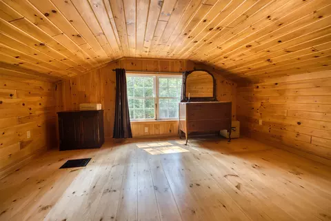 Bedroom - 80 Effingham Rd, Ossipee, NH 03864 photo 5 of 5