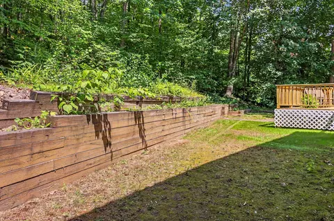 Exterior - 33 Oriole Rd, Windham, NH 03087 photo 6 of 11