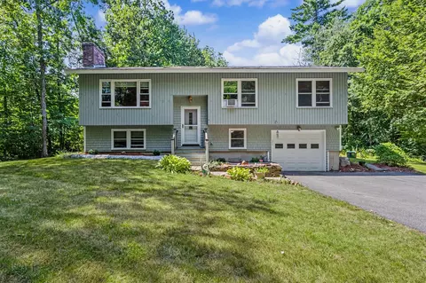 14 Tomahawk Dr, Merrimack, NH 03054