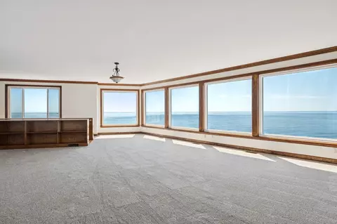 Living - 49 Dumas Ave, Hampton, NH 03842 photo 11 of 12