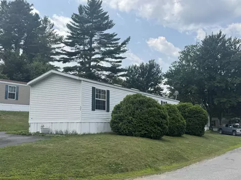 37 Hillside Dr, Charlestown, NH 03603