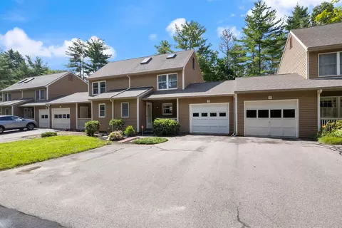 8 Swaan Dr, Lee, NH 03861