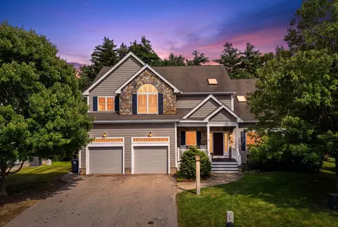 21 Daylily Dr, Nashua, NH 03062