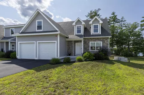 35 Kibrel Ct, Sandown, NH 03873