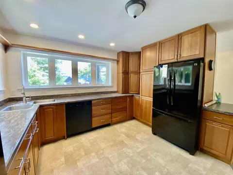 Kitchen - 160 Grove Rd, Barnard, VT 05031 photo 2 of 4