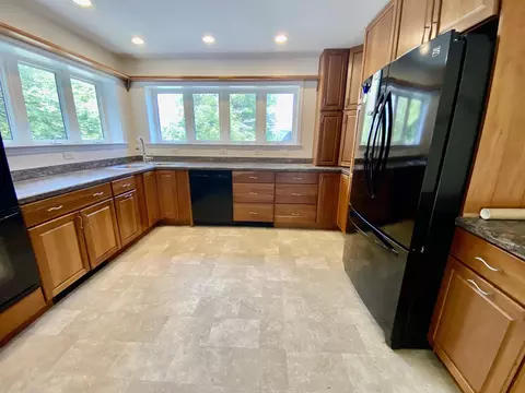 Kitchen - 160 Grove Rd, Barnard, VT 05031 photo 1 of 4