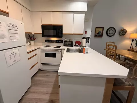 Kitchen - 8 Deer Crk #E, Dover, VT 05356 photo 2 of 4