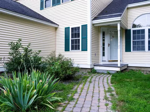 210 Kent Farm Rd #2, Hampstead, NH 03841