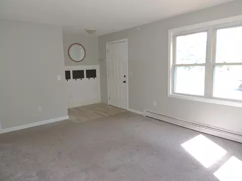 Living - 116 5 E Broadway St #L, Derry, NH 03038 photo 3 of 4