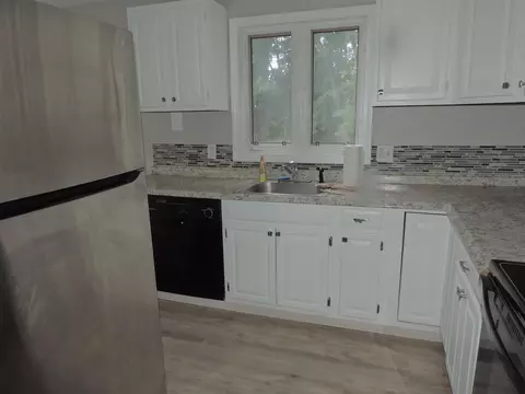 Kitchen - 116 5 E Broadway St #L, Derry, NH 03038 photo 3 of 3