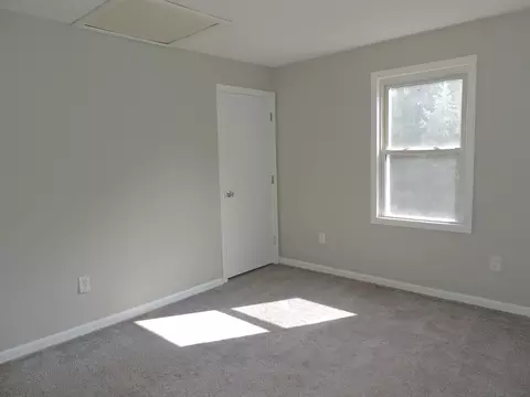 Bedroom - 116 5 E Broadway St #L, Derry, NH 03038 photo 4 of 7