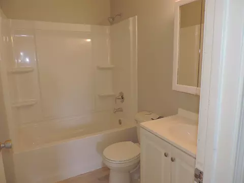 Bath - 116 5 E Broadway St #L, Derry, NH 03038 photo 1 of 3