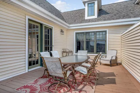 Exterior - 22 K Street St #301, Hampton, NH 03842 photo 5 of 9