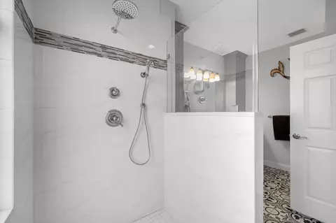Bath - 22 K Street St #301, Hampton, NH 03842 photo 2 of 8
