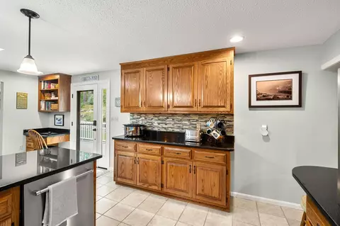Kitchen - 24 Ministerial Rd, Windham, NH 03087 photo 5 of 7