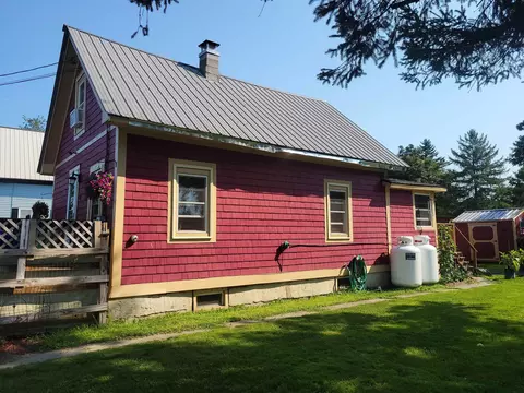 41 Depot St, Lancaster, NH 03584