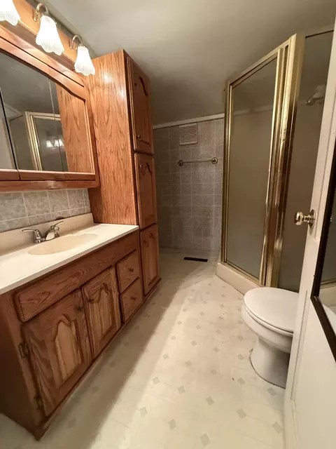 Bath - 1892 Us Rt 5, Dummerston, VT 05346 photo 1 of 2
