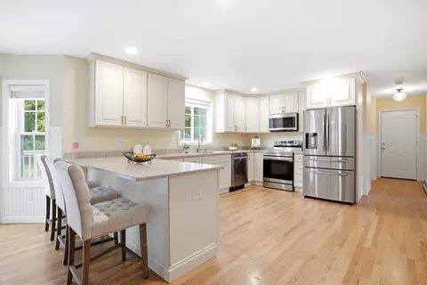694 Walnut St, Manchester, NH 03104