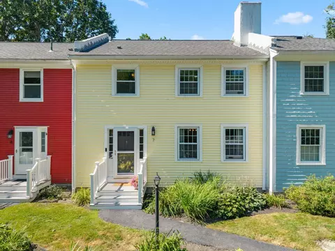 Exterior - 41 Boulder Brook Dr #7, Exeter, NH 03833 photo 2 of 10