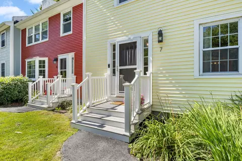 Exterior - 41 Boulder Brook Dr #7, Exeter, NH 03833 photo 3 of 10