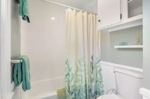 Bath - 41 Boulder Brook Dr #7, Exeter, NH 03833 photo 6 of 7